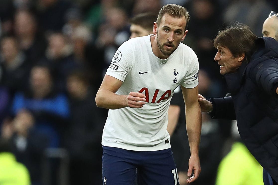 Es bleibt weiterhin fraglich, ob Tottenham-Kapitän Harry Kane im kommenden Jahr auch im Europapokal Anweisungen von Coach Antonio Conte erhält (v.l.).