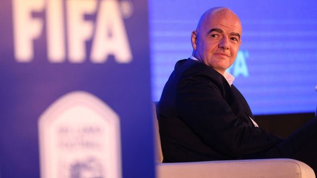 Steht wegen seines WM-Vorschlags in Kritik: FIFA-Präsident Gianni Infantino. Steht wegen seines WM-Vorschlags in Kritik: FIFA-Präsident Gianni Infantino.