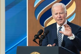 Joe Biden bei einem Vortrag im Weißen Haus: Der US-Präsident versucht weiterhin, auf diplomatischem Weg die Ukraine-Krise zu lösen.