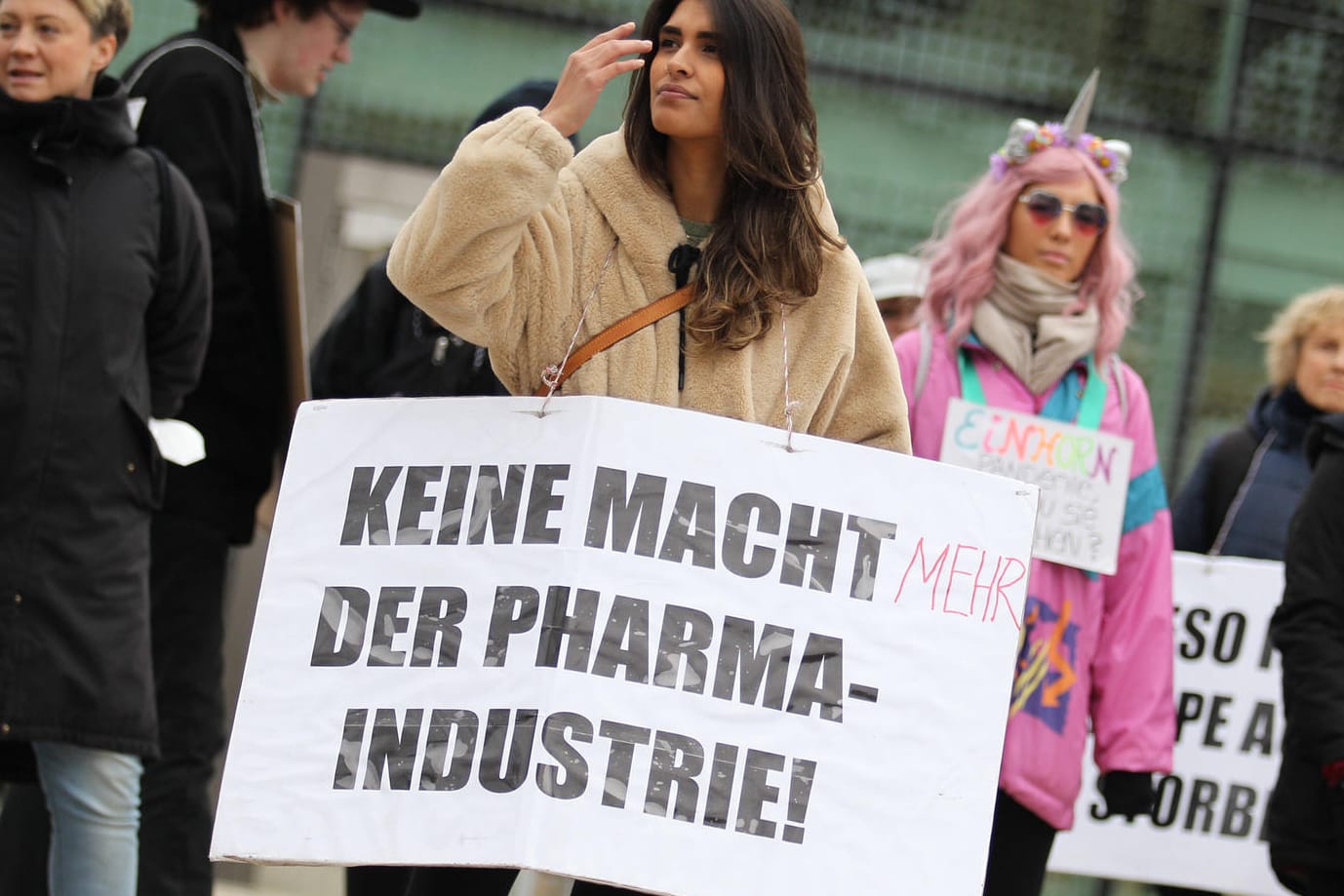 Demonstration von Kritikern der Corona-Maßnahmen: Karneval ohne 3G-Regel.