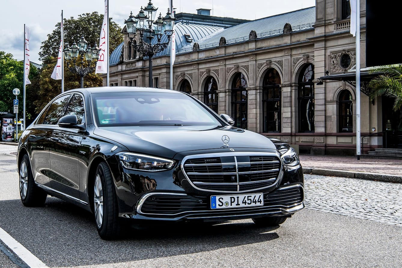 4,2 Tonnen schwer: Pünktlich zum Regierungswechsel bietet Mercedes die neue S-Klasse wieder als Guard an.