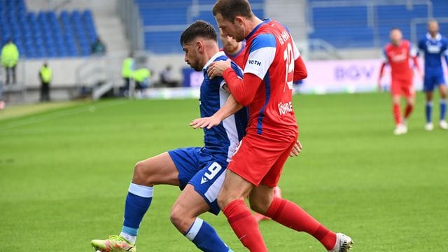 Malik Batzmaz gegen Jonas Föhrenbach