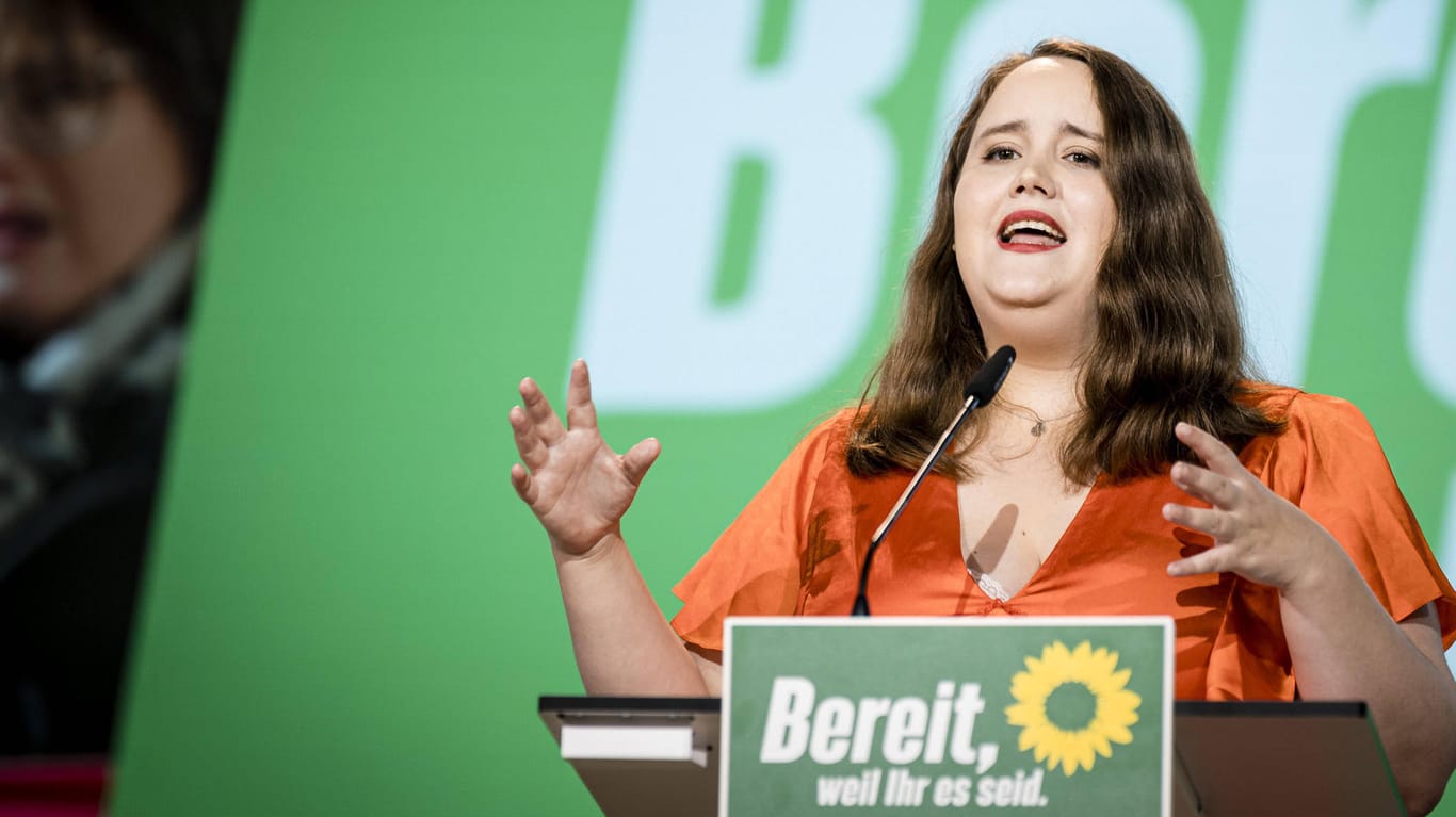 Ricarda Lang spricht beim Parteitag der Grünen (Archivbild): Die 27-Jährige will Vorsitzende der Grünen werden.