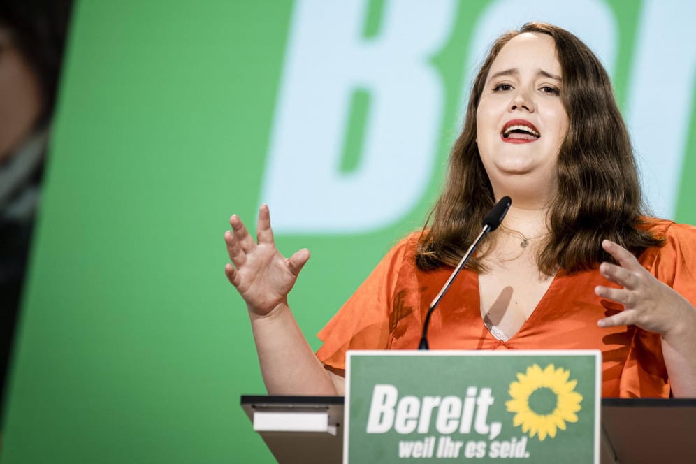 Ricarda Lang spricht beim Parteitag der Grünen (Archivbild): Die 27-Jährige will Vorsitzende der Grünen werden.