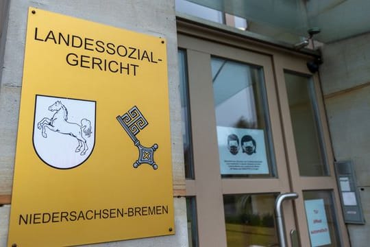 Beim Widerspruch gegen einen Jobcenter-Bescheid reicht eine einfache E-Mail nicht aus.