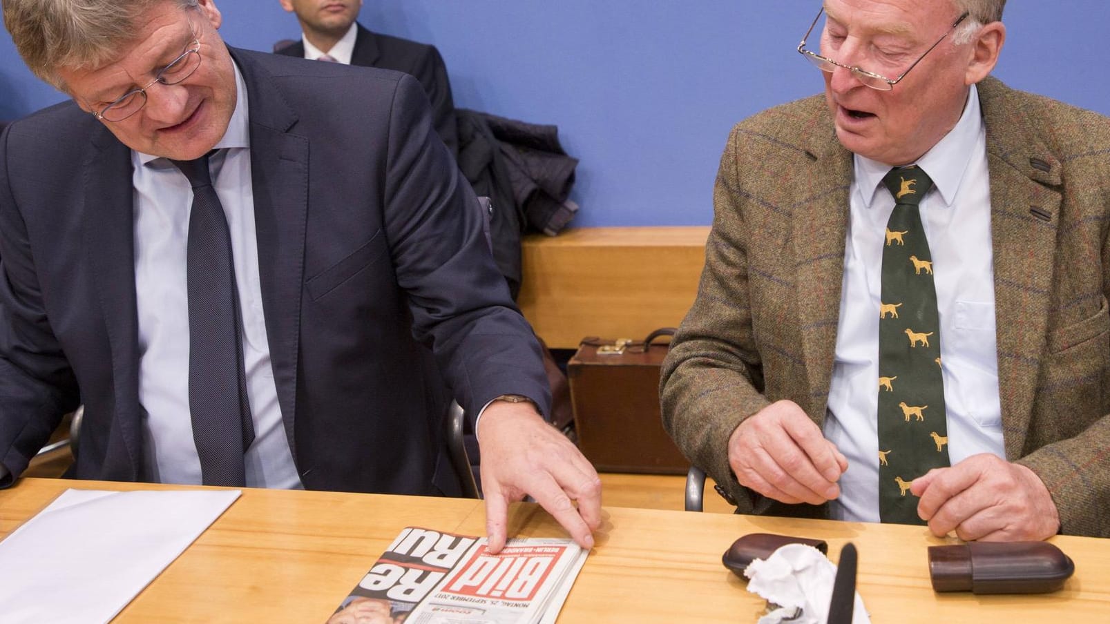 Die AfD-Spitzenfunktionäre Jörg Meuthen (l.) und Alexander Gauland kurz nach der Bundestagswahl 2017: Im Wahlkampf war ihnen die Aufmerksamkeit aller Medien mehr als gewiss.