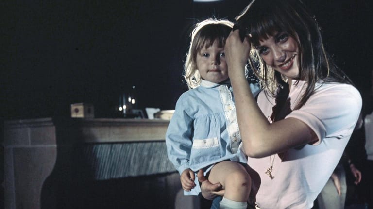 Jane Birkin 1972 mit ihrer kleinen Tochter Kate: Sie starb im Jahr 2013.