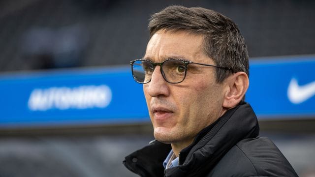 Sieht noch "ein hartes Stück Arbeit" vor Hertha BSC: Trainer Tayfun Korkut. Sieht noch "ein hartes Stück Arbeit" vor Hertha BSC: Trainer Tayfun Korkut.