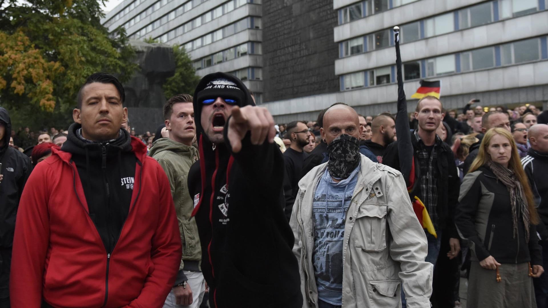 Ausschreitungen in Chemnitz, 2018: Tagelang wurde die Stadt von rechtsextremer Gewalt in Atem gehalten.