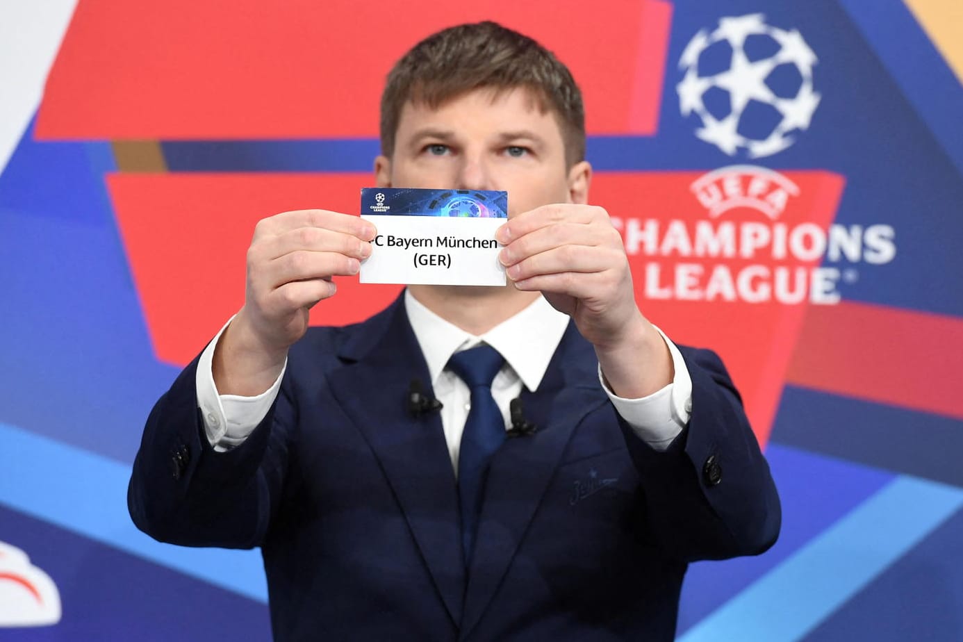 Andrey Arshavin: Der frühere russische Nationalspieler diente am Montag als Losfee – und zog unter anderem die Partie zwischen Atlético Madrid und Bayern München.