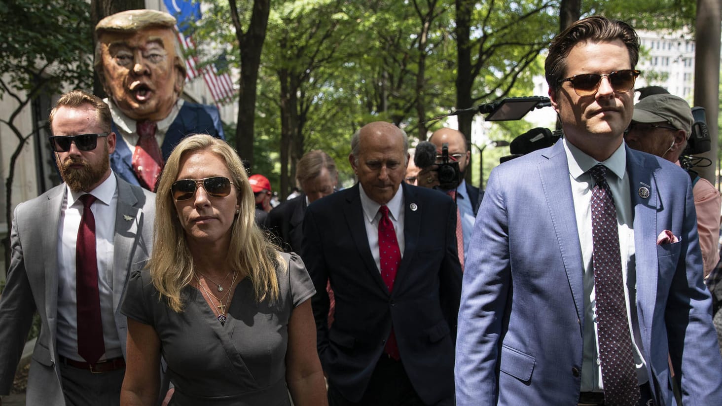 Majorie Taylor Greene (vorne links) und Matt Gaetz (vorne rechts): Sie sind zwei der Trump-Anhänger im US-Kongress, die in der republikanischen Partei zunehmend an Macht gewinnen.