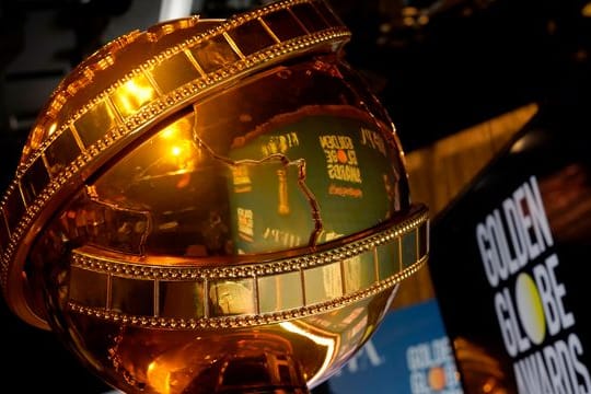 Statuen in Form der Golden Globes vor Bekanntgabe der Nominierungen auf der Bühne im Beverly Hilton Hotel.