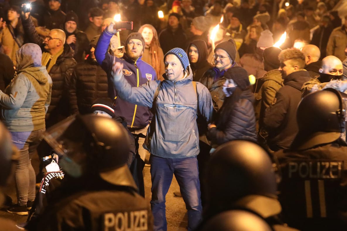 Nicht genehmigter Corona-Protest in Greiz: "Anhänger der Szene nutzen die Plattform zur Verbreitung der eigenen Agenda sowie zur Mobilisierung".