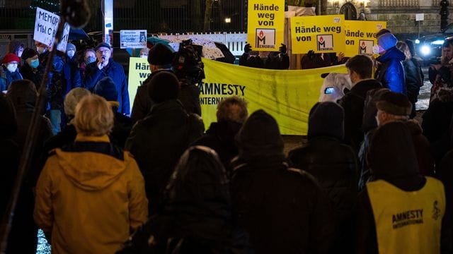 Kundgebung gegen Auflösung von Memorial