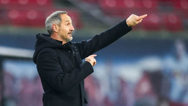 Trainer Adi Hütter trifft mit Mönchengladbach auf seinen Ex-Club Frankfurt. Trainer Adi Hütter trifft mit Mönchengladbach auf seinen Ex-Club Frankfurt.