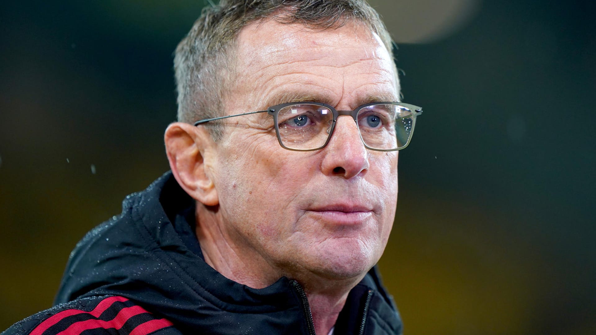 Ralf Rangnick: Uniteds Interimstrainer wird am Dienstagabend auf der Couch sitzen können. Ralf Rangnick: Uniteds Interimstrainer wird am Dienstagabend auf der Couch sitzen können.