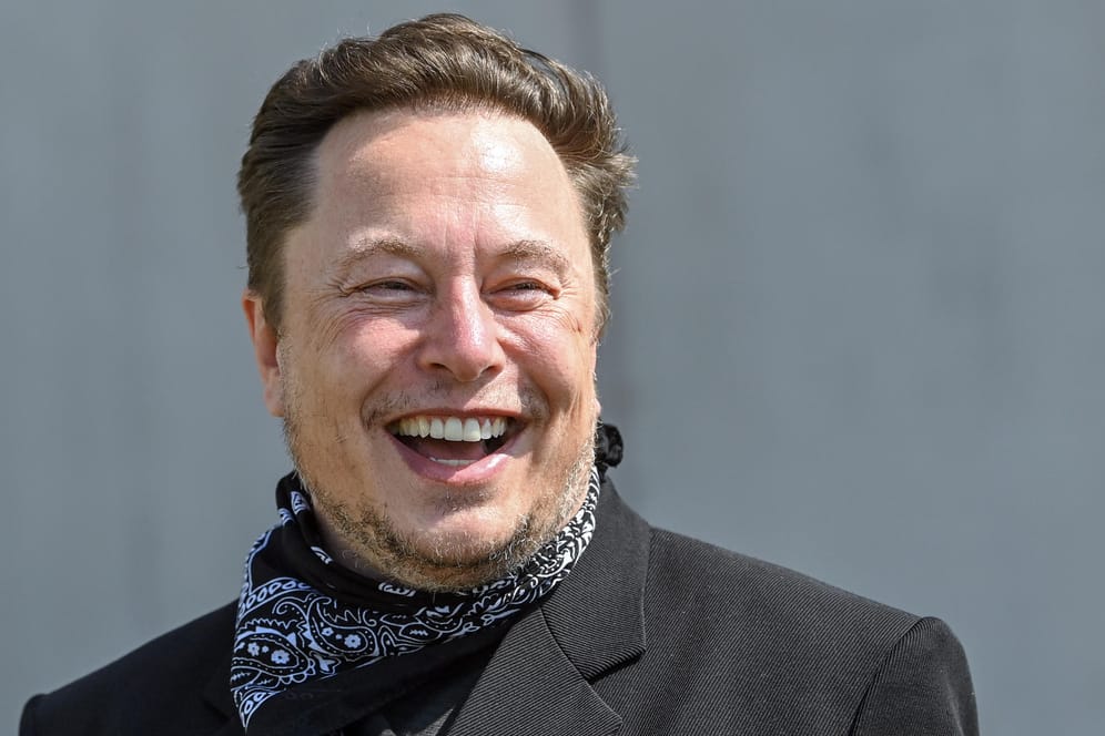 Elon Musk: Seine Aktien hat der Tesla-Chef nach einer Twitter-Abstimmungen verkauft.
