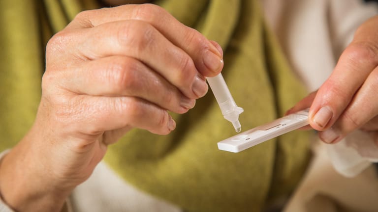 Antigen-Schnelltest: Sie sind sinnvoll, auch wenn sie keine 100-prozentige Sicherheit bringen.