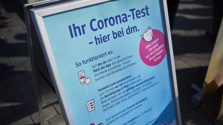 Corona-Test: Bei dm können sich Bürgerinnen und Bürger wieder auf Covid-19 testen lassen.
