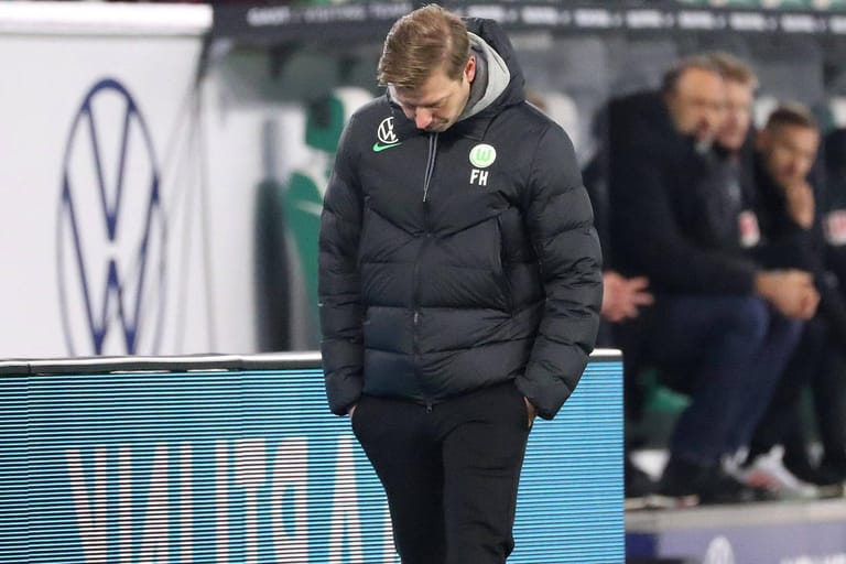 Wolfsburgs Trainer Florian Kohfeldt: Für den 39-Jährigen wird die Luft immer dünner.