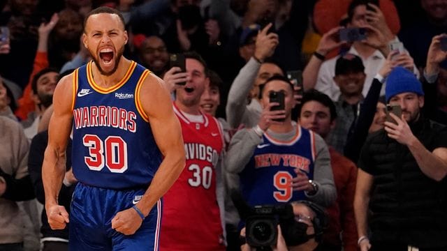 Stephen Curry von den Warriors reagiert nach einem 3-Punkte-Korb. Stephen Curry von den Warriors reagiert nach einem 3-Punkte-Korb.