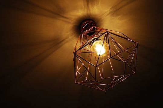 Geht der Energieversorger pleite, bleibt das Licht der Kunden trotzdem an.