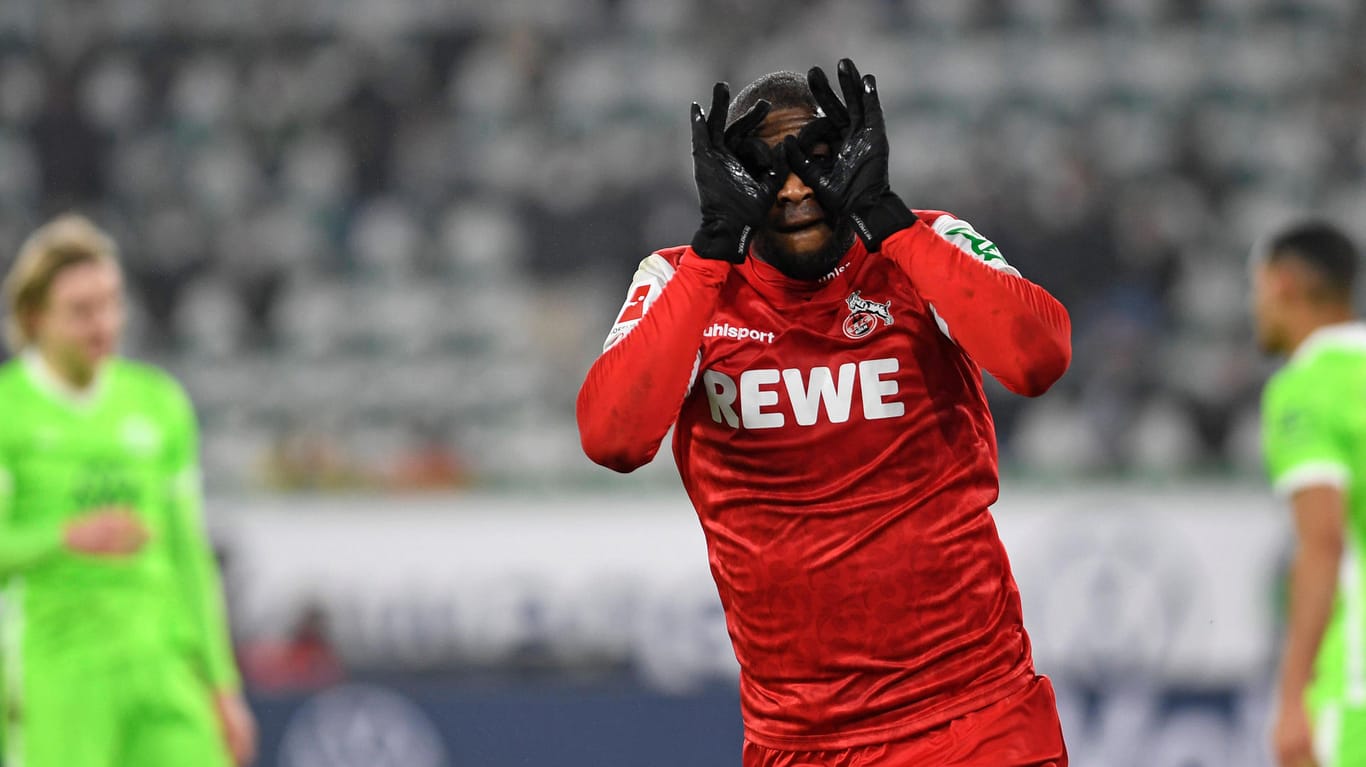 Anthony Modeste feiert sein Tor im Spiel gegen den VfL Wolfsburg am gestrigen Dienstagabend: "Schön, Schmadtkes Wolfsburg in die Krise zu schießen".