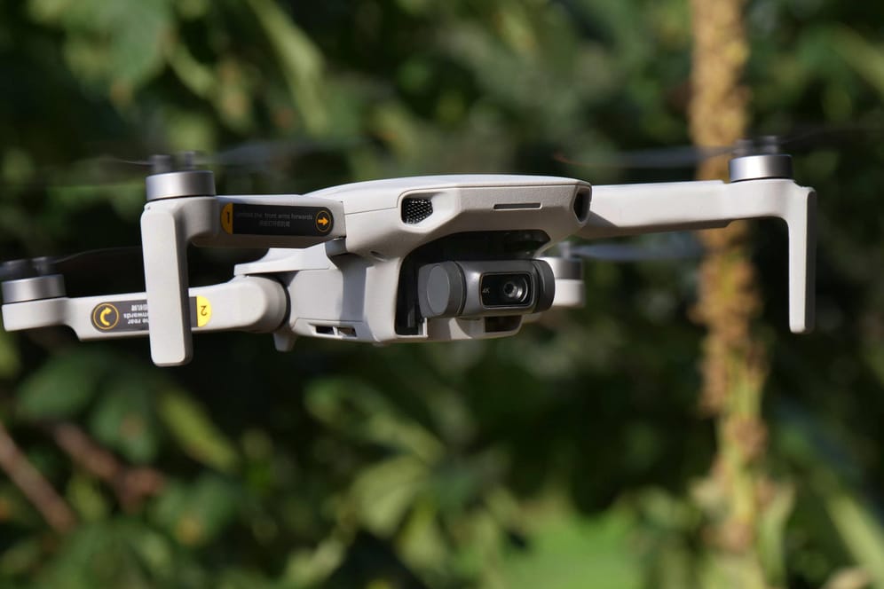 Eine Drohne in der Luft: Im Test der Stiftung Warentest schneidet vor allem ein Hersteller gut ab.