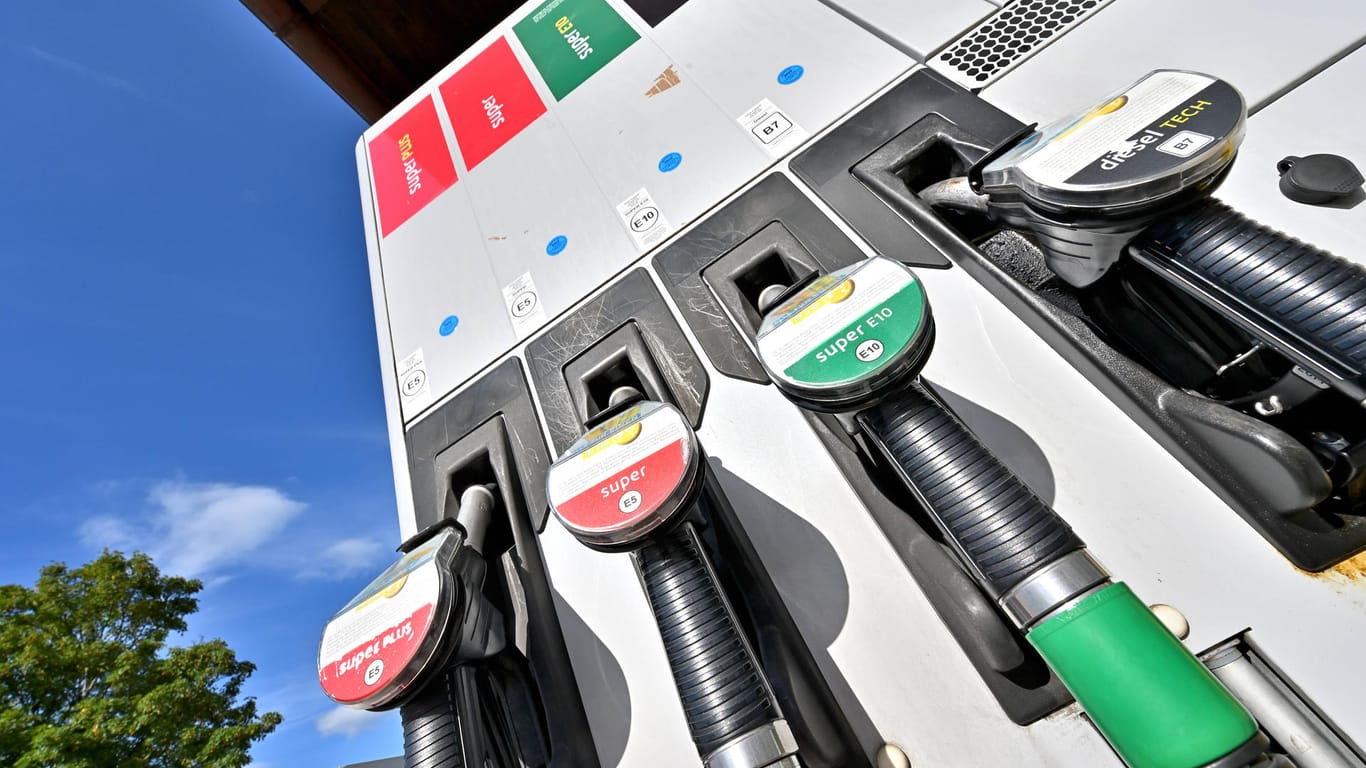 Spritpreise: Benzin ist 1,4 Cent teurer als in der Vorwoche, Diesel steigt um 0,8 Cent.