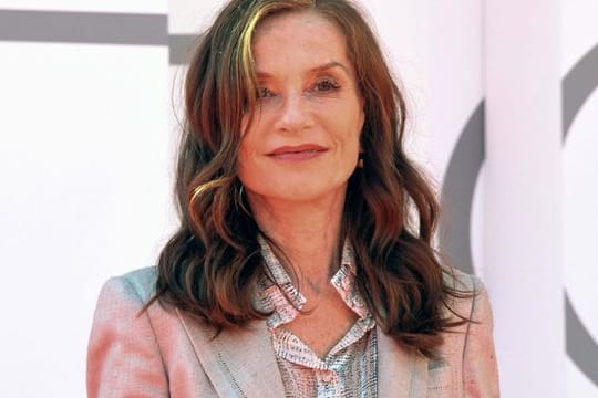 Auf der Berlinale 2022 wird unter anderem der neue Film mit der französischen Schauspielerin Schauspielerin Isabelle Huppert gezeigt.