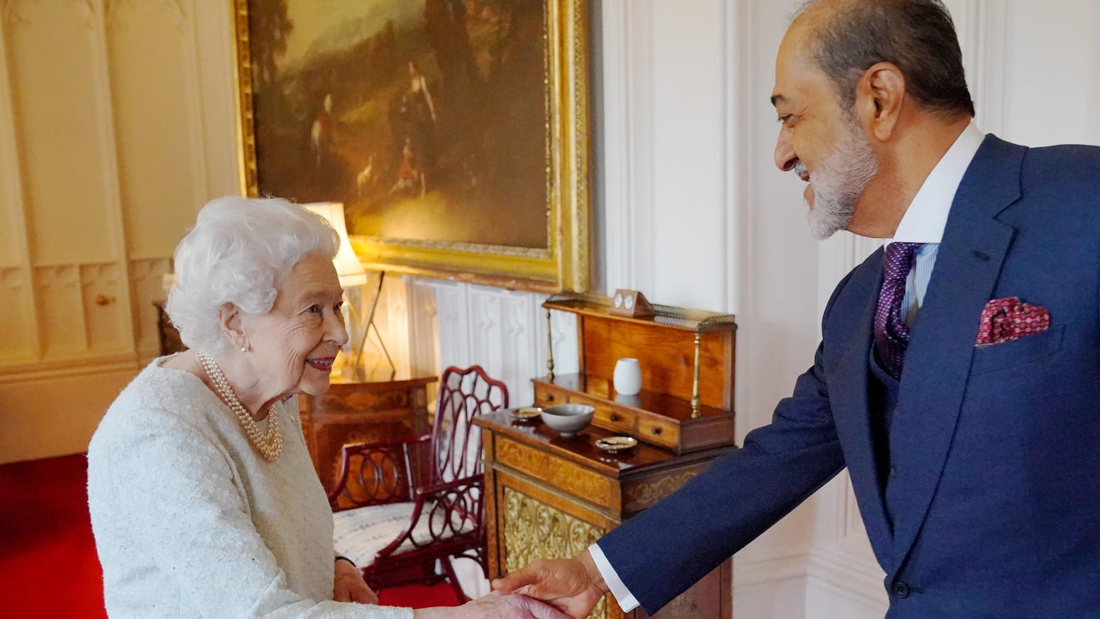Audienz auf Schloss Windsor: Queen Elizabeth II. empfang den Sultan von Oman persönlich. Audienz auf Schloss Windsor: Queen Elizabeth II. empfang den Sultan von Oman persönlich.