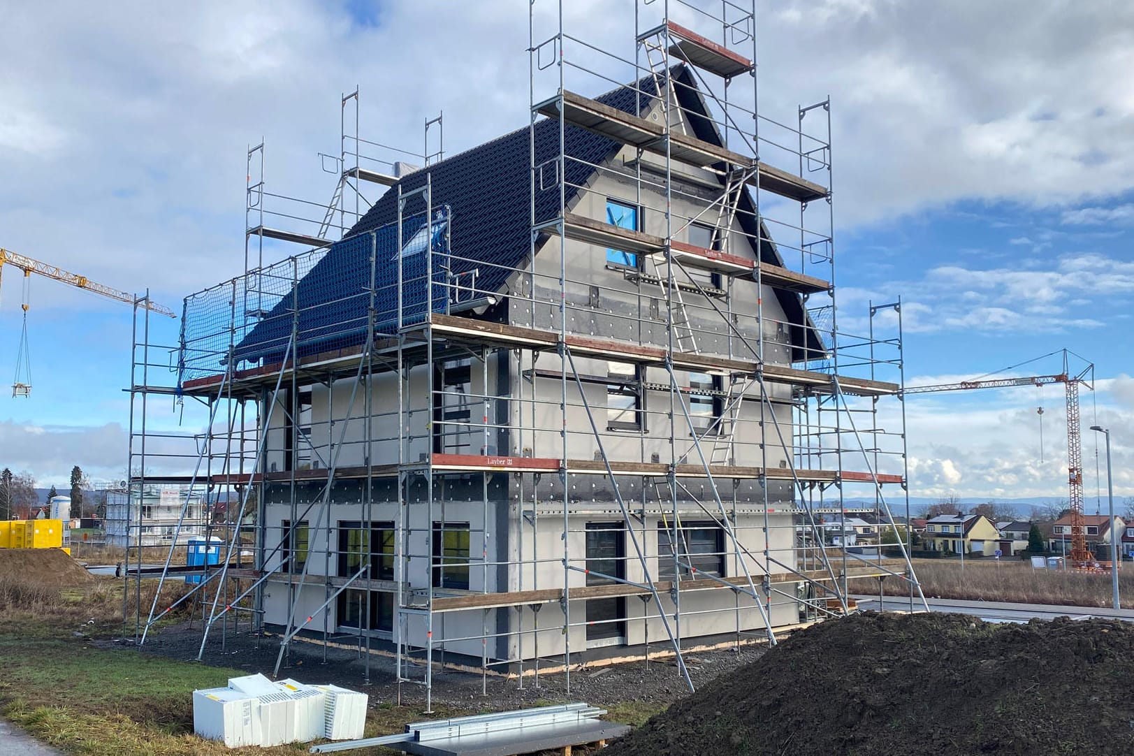 Baustelle eines Einfamilienhauses in Baden-Württemberg (Symbolbild): Die Pläne der EU-Kommission sollen den Gebäudesektor in allen 27 Mitgliedsstaaten umkrempeln.