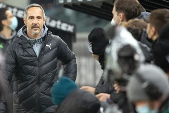 Gladbachs Trainer Adi Hütter vor dem Spiel gegen Eintracht Frankfurt.