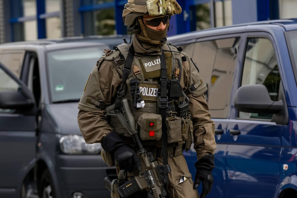 SEK-Einsatz in Leipzig (Symbolfoto): Am Mittwoch rückten Beamte des Spezialeinsatzkommandos zu einem Einsatz aus.