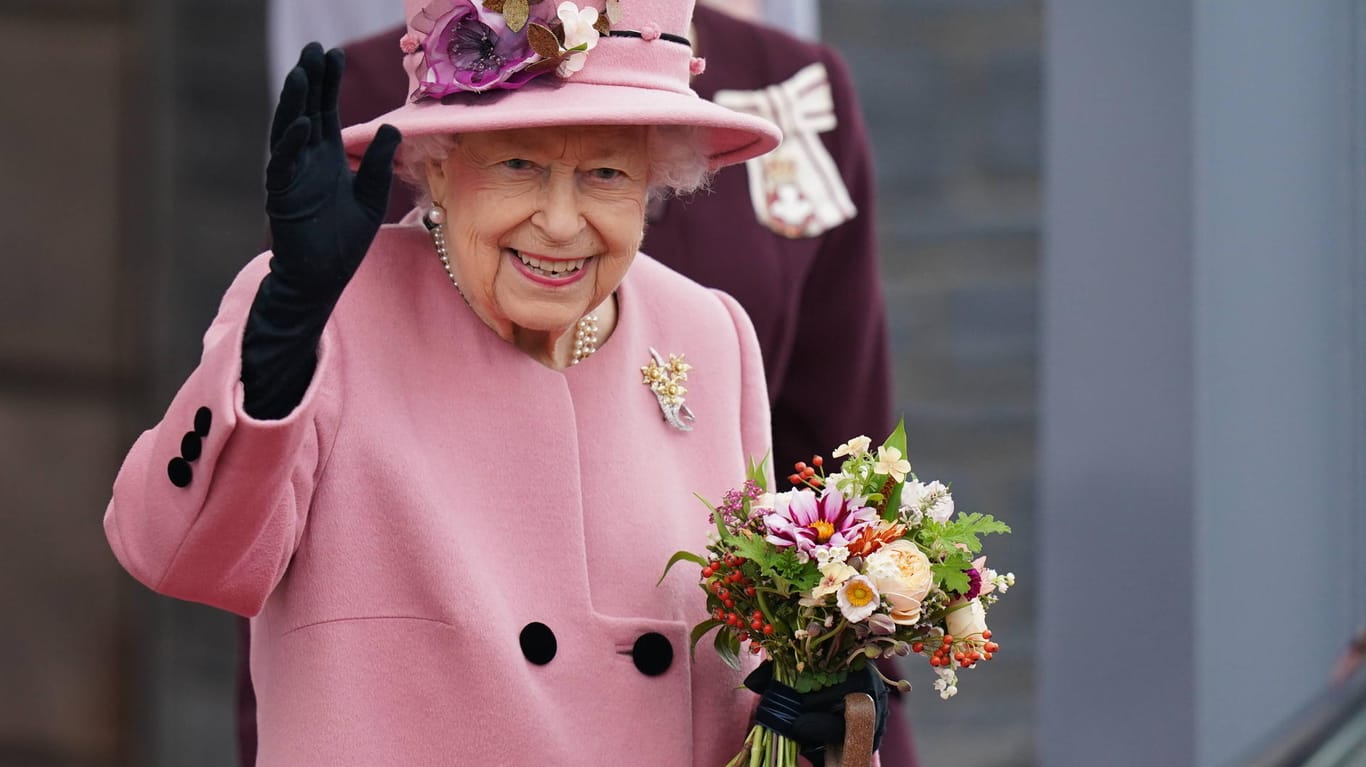 Queen Elizabeth II: Die Monarchin braucht einen neuen Gärtner.