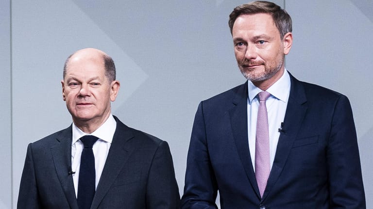 Olaf Scholz und Christian Lindner: Der neue Finanzminister will 60 Milliarden Euro Schulden zusätzlich aufnehmen.