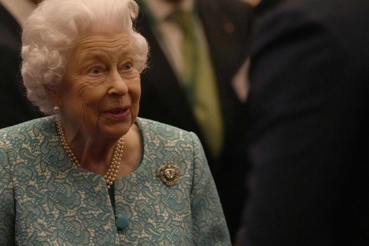 Queen Elizabeth II.: Die Monarchin hat ihr traditionelles Weihnachtsessen abgesagt.