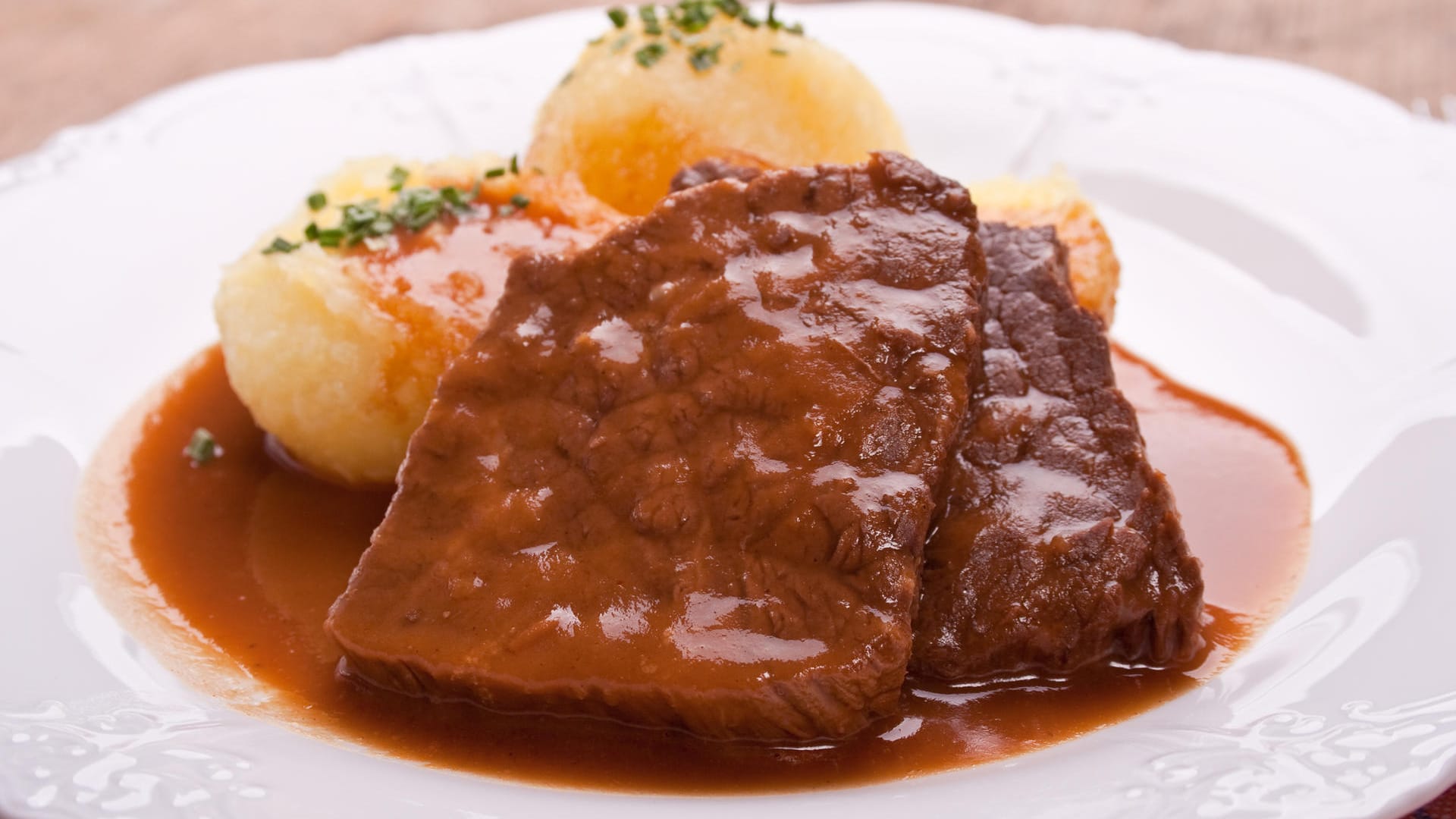 Sauerbraten: Er braucht etwas Vorbereitungszeit, aber es lohnt sich.