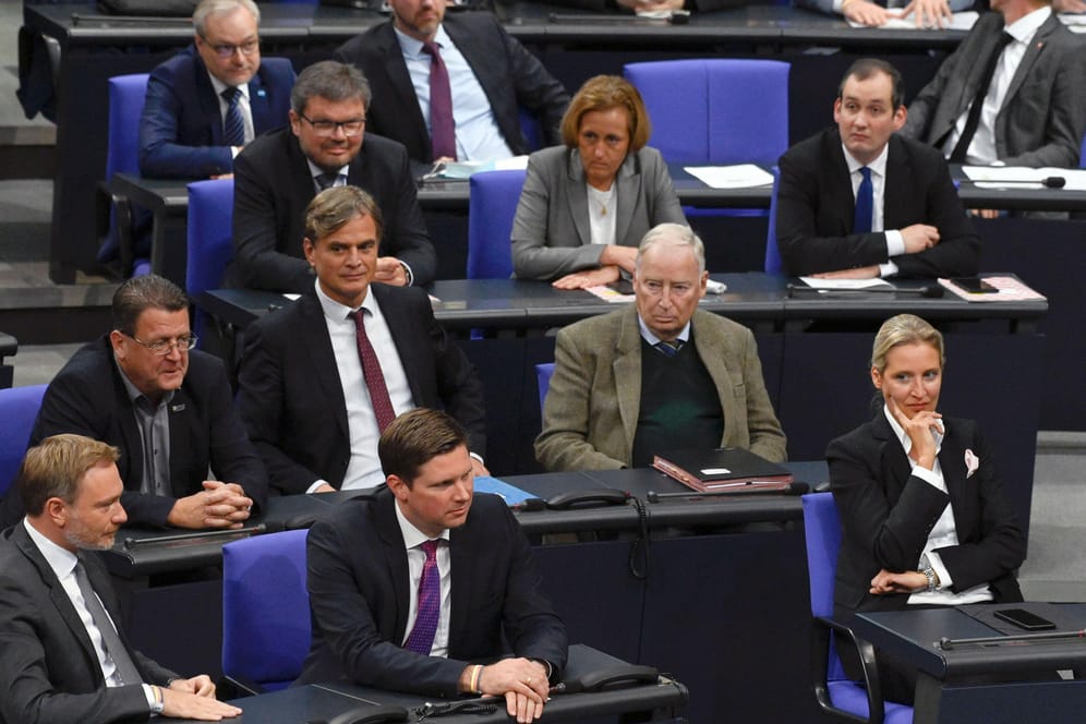 Die FDP und AfD im Bundestag: Künftig keine Sitznachbarn mehr.