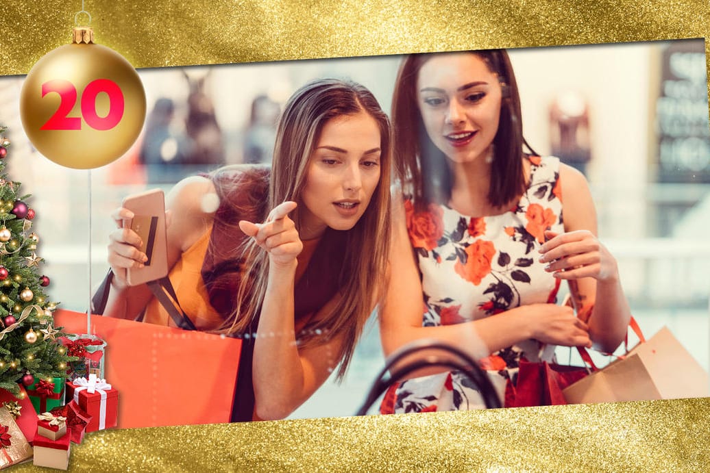 Frauen vor einem Schaufenster (Symbolbild): Der verschwenderische Umgang mit Geld kostet die Deutschen jedes Jahr 10.000 Euro. Frauen vor einem Schaufenster (Symbolbild): Der verschwenderische Umgang mit Geld kostet die Deutschen jedes Jahr 10.000 Euro.