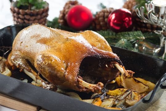 Gänsebraten: Für das Weihnachtsfestessen muss viel Vorbereitungszeit eingeplant werden.