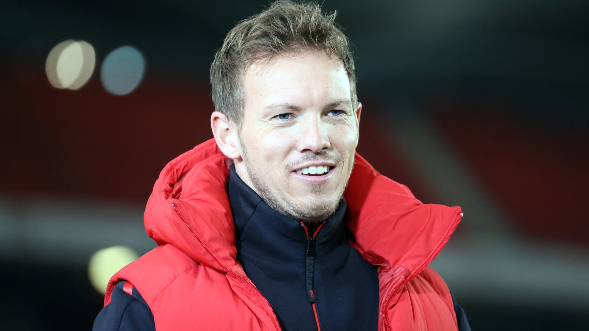 Alles ruht, einsam wacht: Bayern-Trainer Nagelsmann ist schon besinnlich zumute.