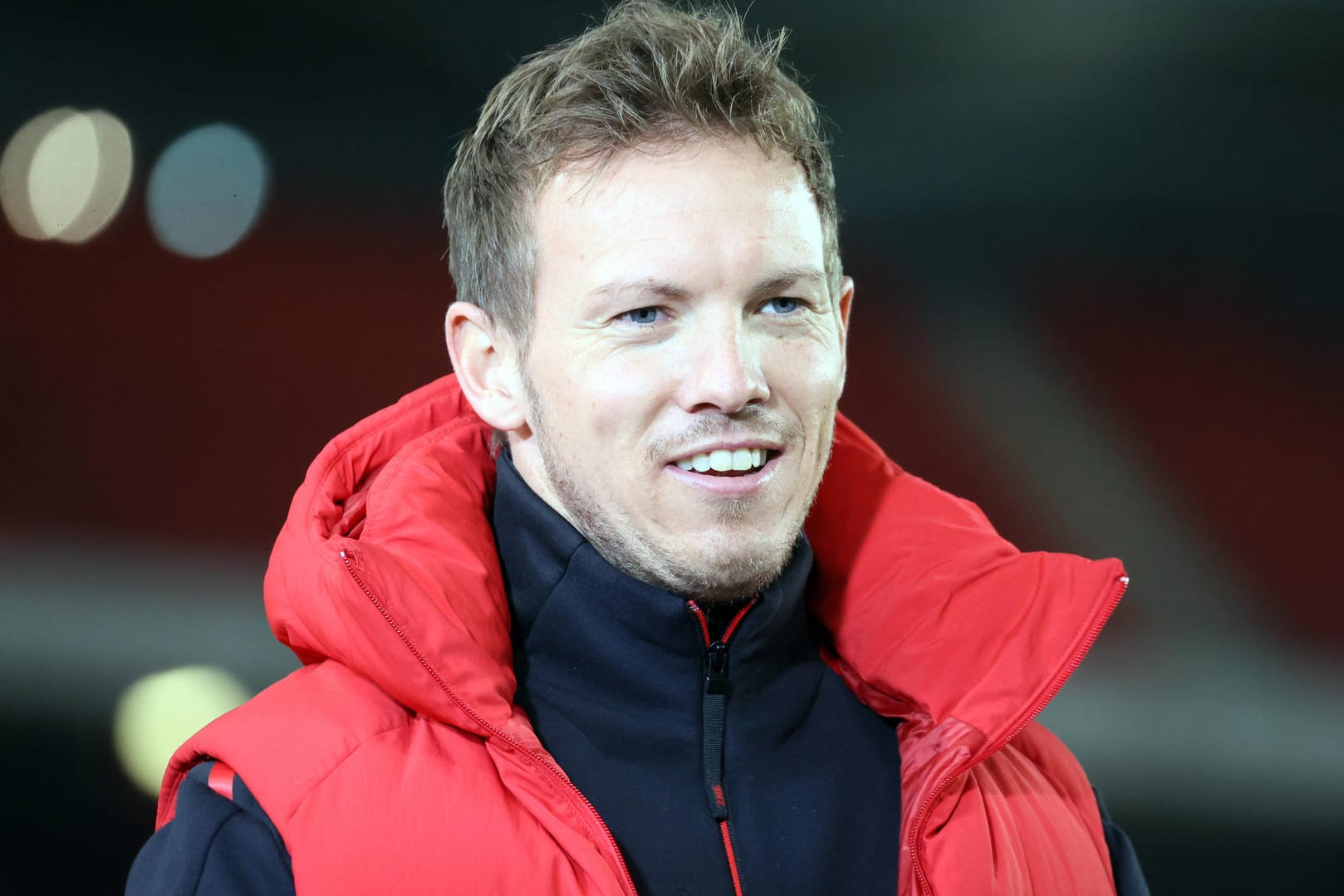 Alles ruht, einsam wacht: Bayern-Trainer Nagelsmann ist schon besinnlich zumute.