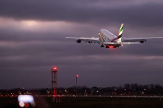 Airbus liefert letzten A380 an Emirates aus