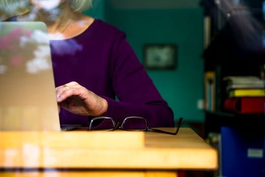 Laut einer Umfrage hat sich die Arbeitsbelastung in der Verwaltung seit der Pandemie erhöht.