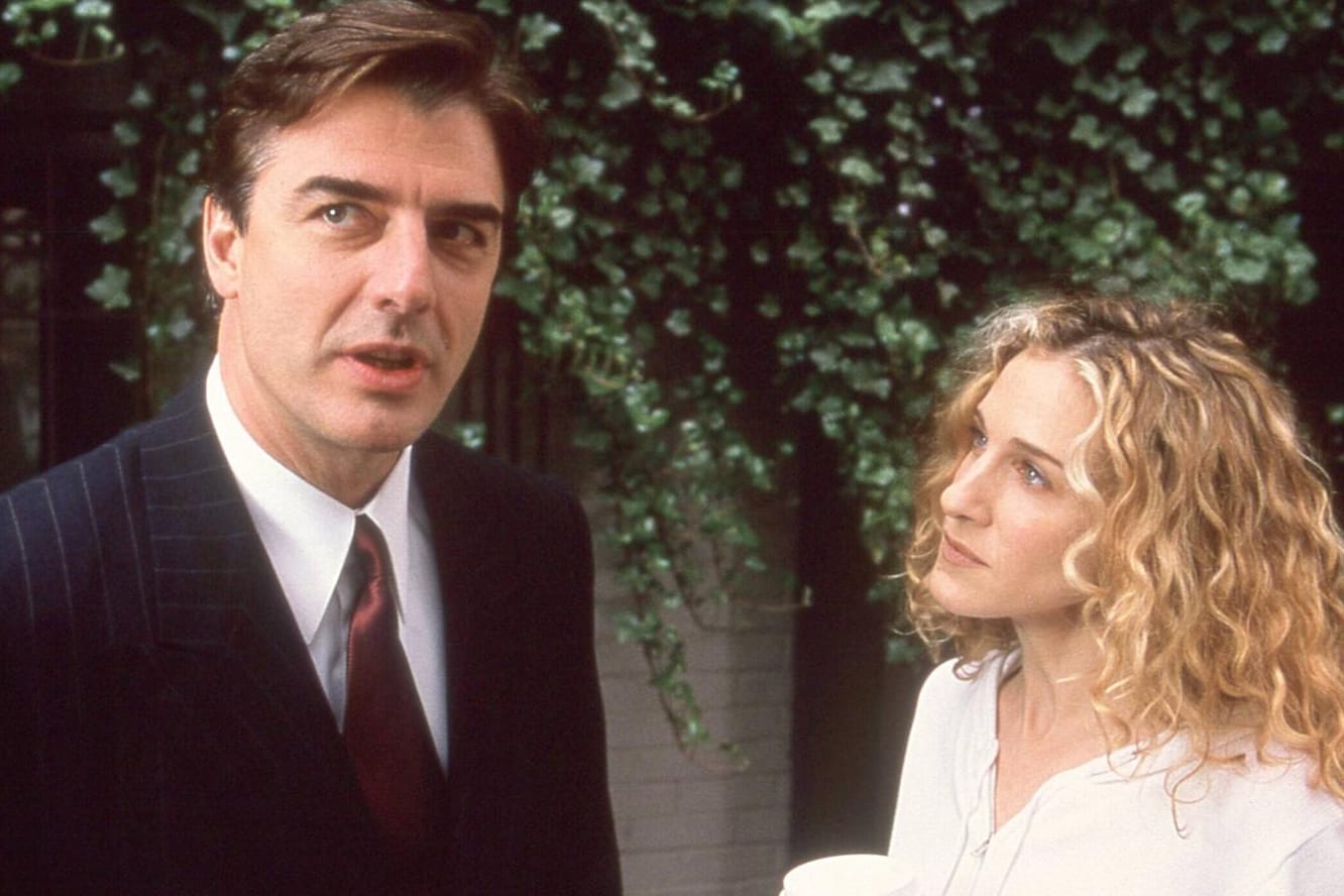 Chris Noth und Sarah Jessica Parker 1998 in "Sex and the City": Zwei Frauen werfen dem Schauspieler Vergewaltigung vor.