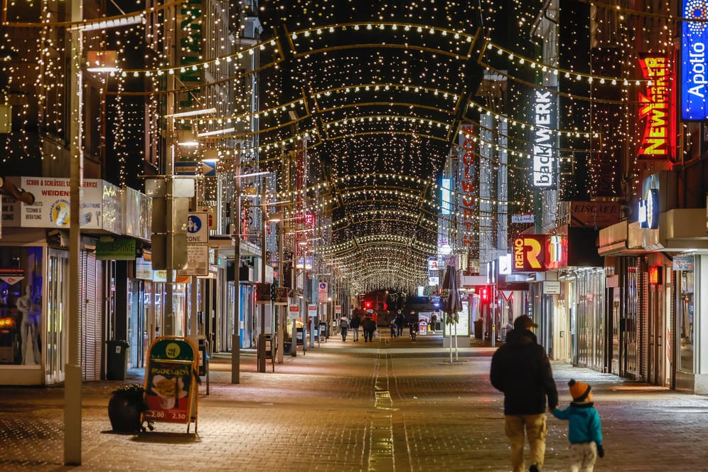 Fußgängerzone in Oberhausen: Bereits im vergangenen Jahr wurde an Weihnachten ein Lockdown verhängt.