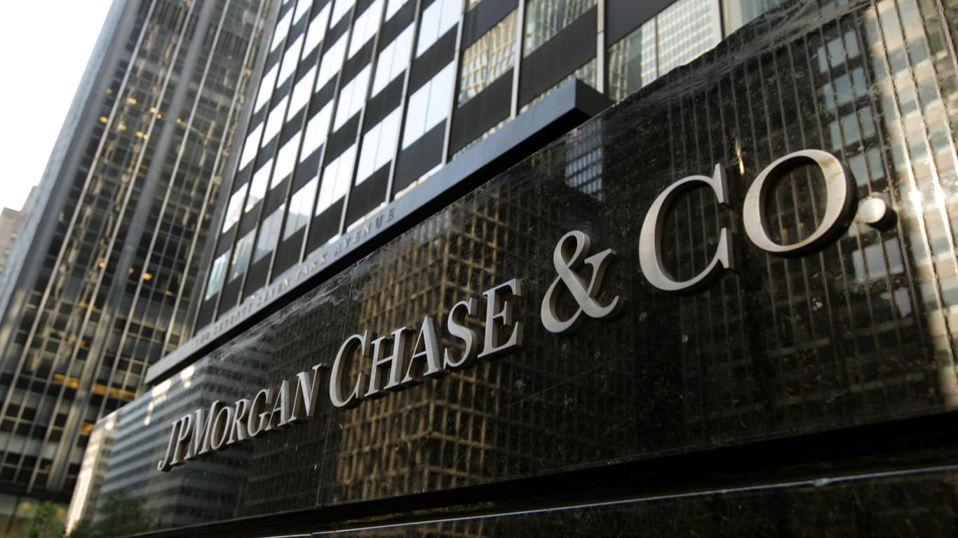 Die Zentrale der US-Großbank JPMorgan in New York City (Symbolbild): Die Börsenaufsicht SEC hat die Bank zu einer hohen Millionenstrafe verdonnert.