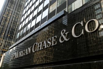 Die Zentrale der US-Großbank JPMorgan in New York City (Symbolbild): Die Börsenaufsicht SEC hat die Bank zu einer hohen Millionenstrafe verdonnert.