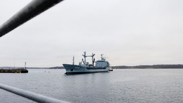 Betriebsstofftransporter "Spessart" in Kiel zurück